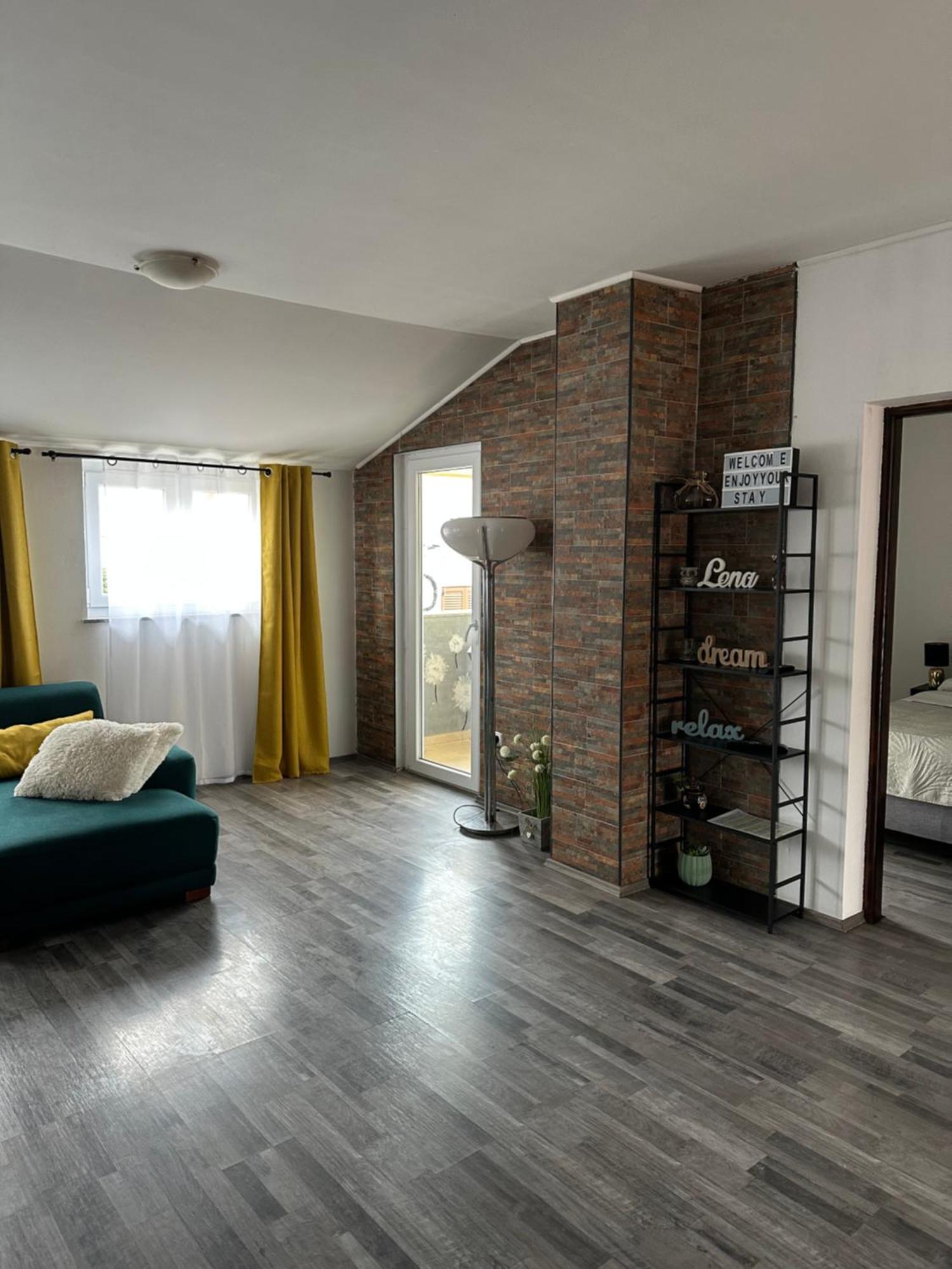 Apartment Lena Funtana Exteriör bild